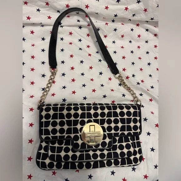 Chain Shoulder Bag - Picture 2 of 11